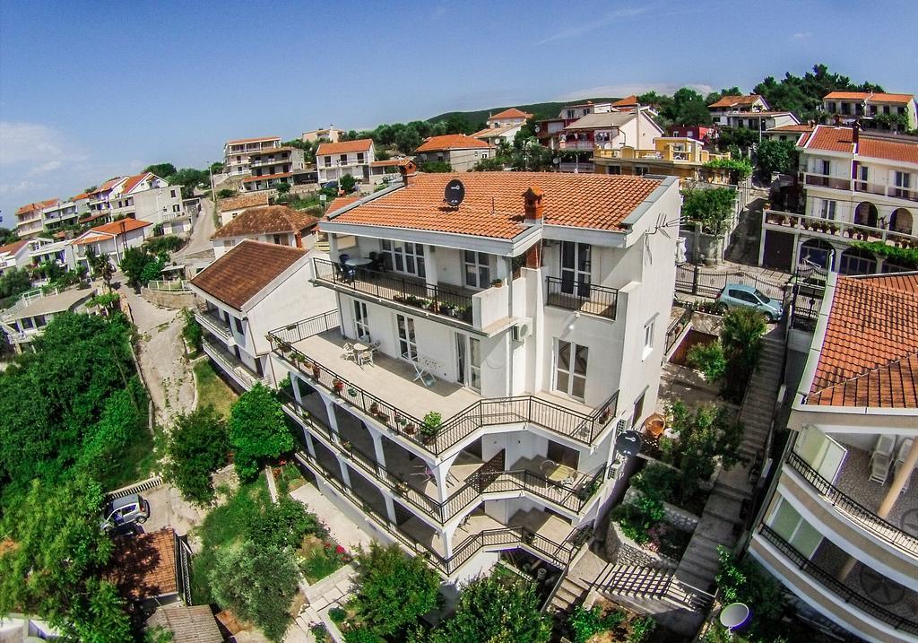 Apartments Cejovic ウルツィニ エクステリア 写真