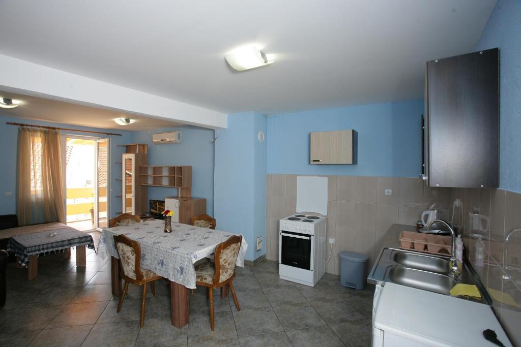 Apartments Cejovic ウルツィニ 部屋 写真